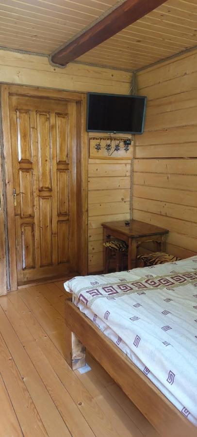 Крайня Хата Hotell Synevyrsʼka Polyana Eksteriør bilde