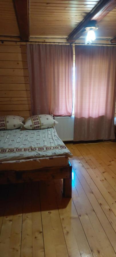 Крайня Хата Hotell Synevyrsʼka Polyana Eksteriør bilde