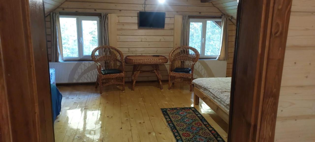 Крайня Хата Hotell Synevyrsʼka Polyana Eksteriør bilde