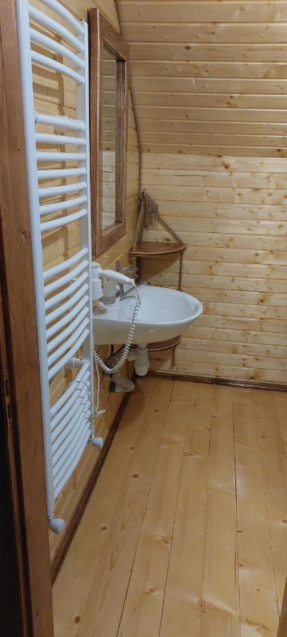 Крайня Хата Hotell Synevyrsʼka Polyana Eksteriør bilde