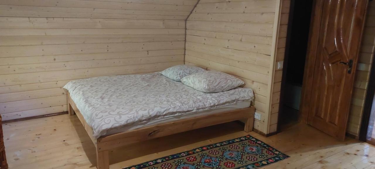 Крайня Хата Hotell Synevyrsʼka Polyana Eksteriør bilde